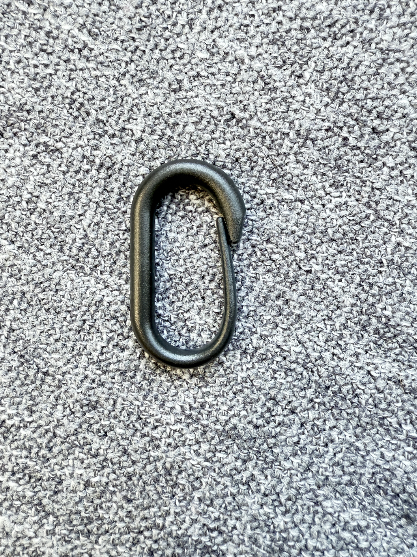 Matte Black 2" Mod Oval Carabiner Clip
